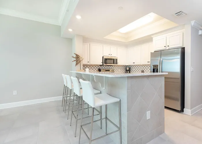 Phoenix Gulf Towers 402 Apartment *